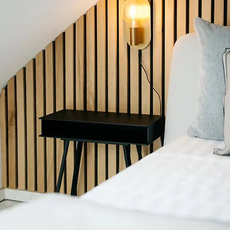 The Edgewater - Riverside 公寓