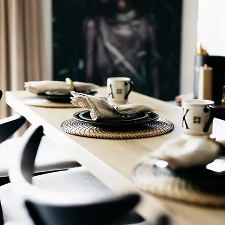 The Edgewater - Riverside 公寓 *