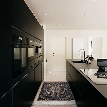 The Edgewater - Riverside Apartmán *
