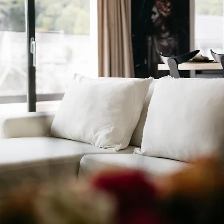The Edgewater - Riverside Apartment Namur
